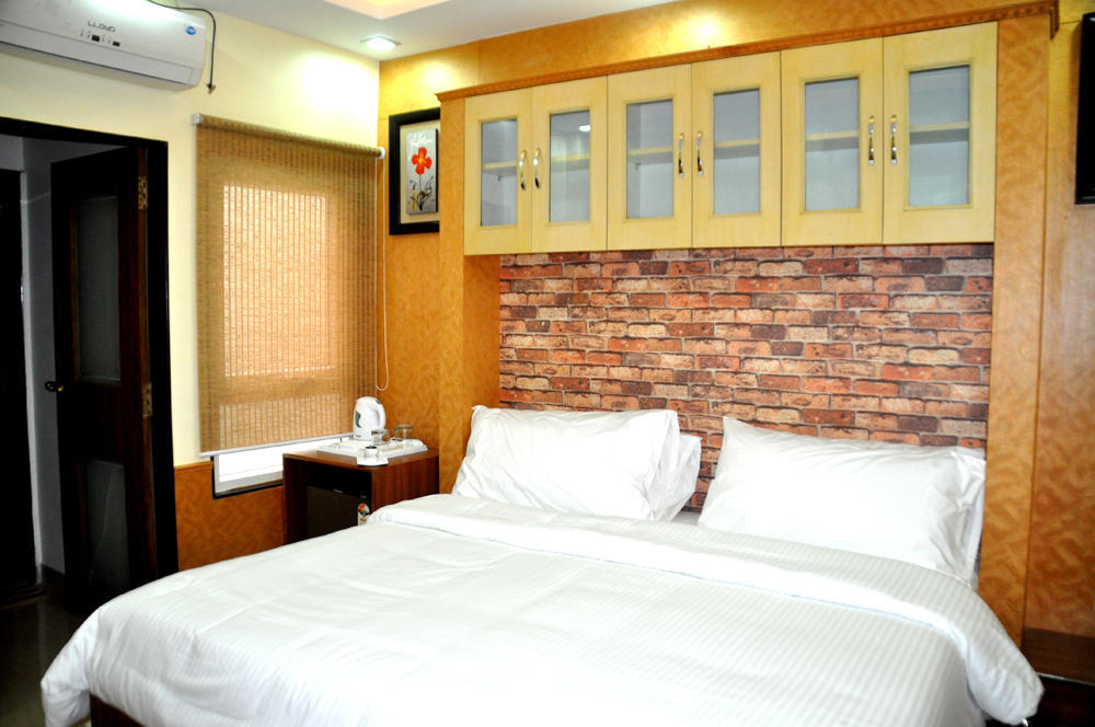 The Bhopal Grande Hotel Exterior photo