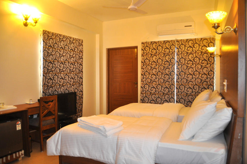 The Bhopal Grande Hotel Exterior photo