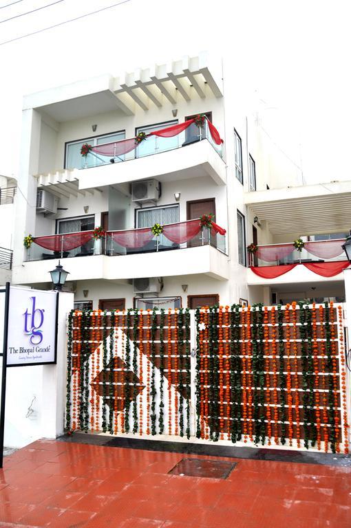 The Bhopal Grande Hotel Exterior photo
